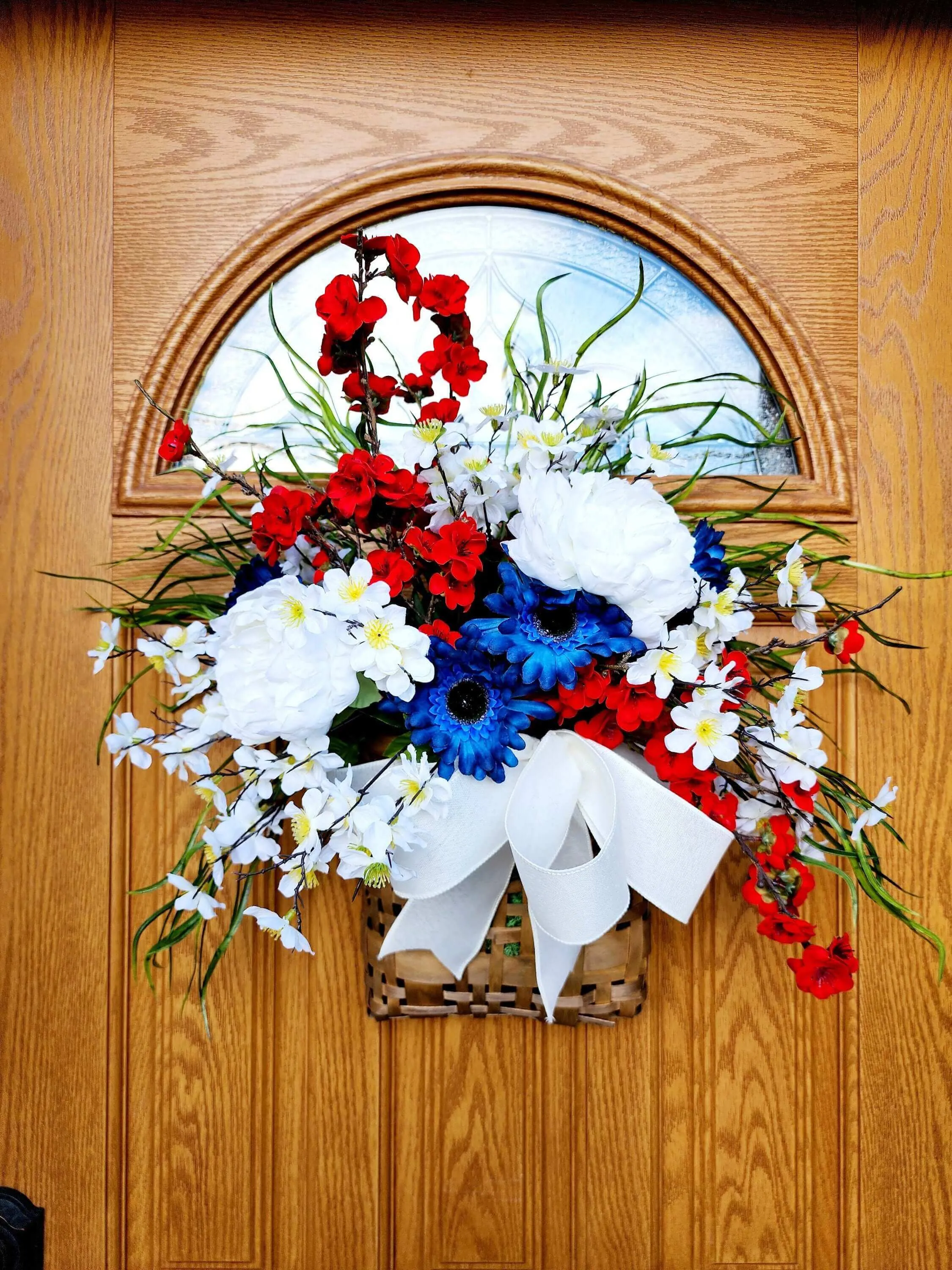 Red, White and Blue Basket Door Hanger, Patriotic Floral Door Hanger Basket, Basket Wreath for Front Door, Summer, America Decor